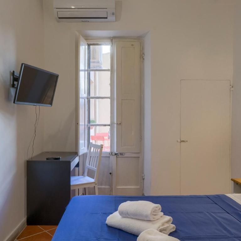 La Rondinella - Private Terrace - Two-Bedroom Apartment - 10