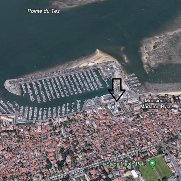 Aux pieds des plages, du port, de la piste cyclable et des commerces de proximité, un studio au dernier étage avec une vue panoramique sur le Bassin d'Arcachon, entièrement rénové, dans une résidence avec piscine - Studio with Balcony - 25