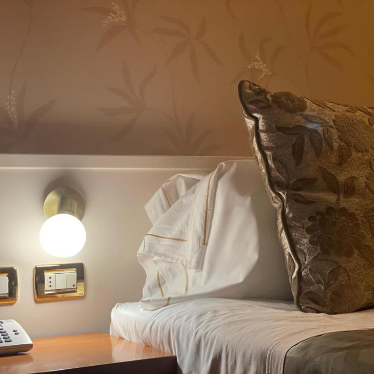 Hotel Maxim Axial - Camera Tripla Comfort - 5