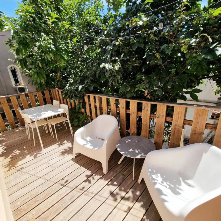 GregBnb - CLIMATISE - T2 Terrasse 38m2 - WiFi - Appartamento con 1 Camera da Letto - 1