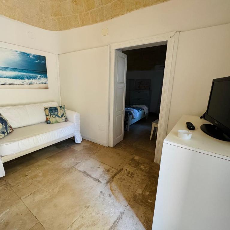 Baia Sangiorgio Hotel & Beach Club - Suite Trullo con Vasca da Bagno - 6