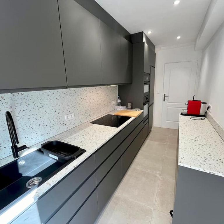Viva Riviera Large 3 Bedrooms with Balcony - Apartment mit 3 Schlafzimmern - 3
