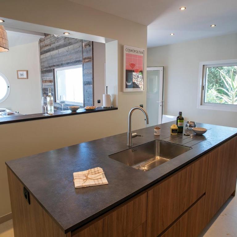Provence Villa 11 Personnes vue mer Almanarre KiteSurf - Villa avec Piscine Privée - 19