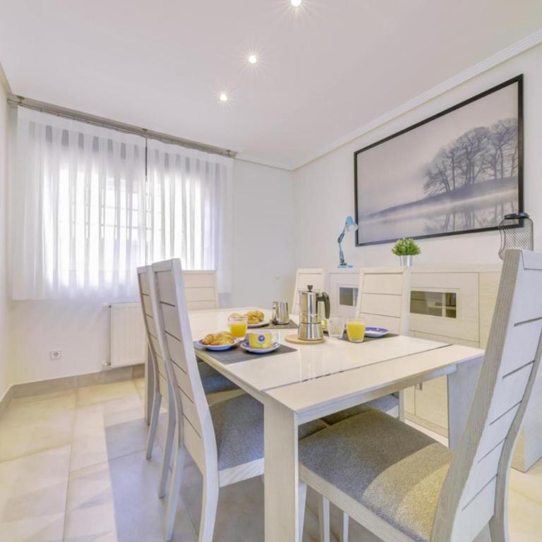 Apavonia Chalet en Boadilla del Monte Madrid el Palomar - Casa de 5 dormitorios - 95