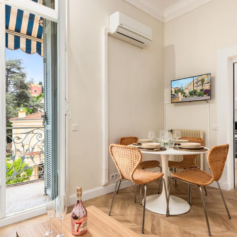 MONT FLEURI- Somptueux 2 pièces - Parking - Menton - Apartment mit 1 Schlafzimmer - 12