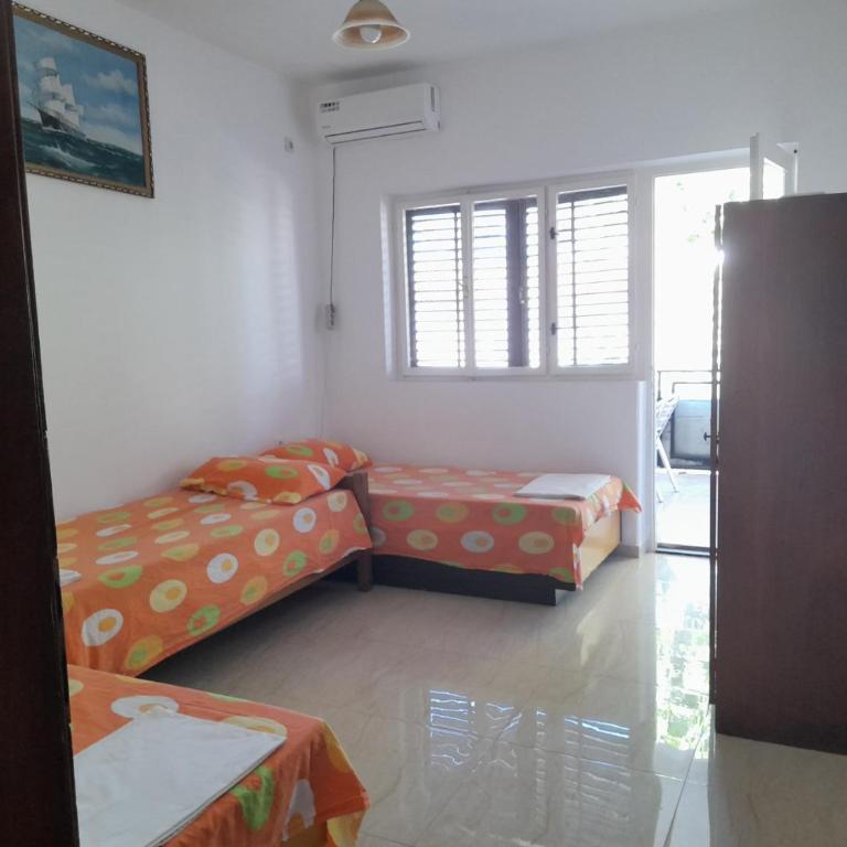 Ulpiana - Apartments,Rooms,Hostel - Triple Room with Balcony - 3