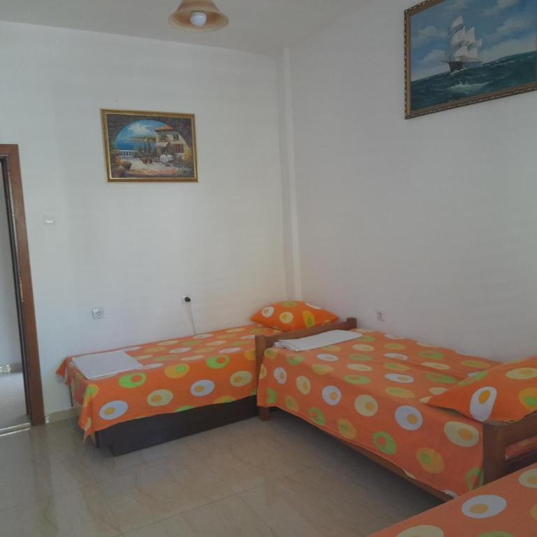 Ulpiana - Apartments,Rooms,Hostel - Triple Room with Balcony - 6