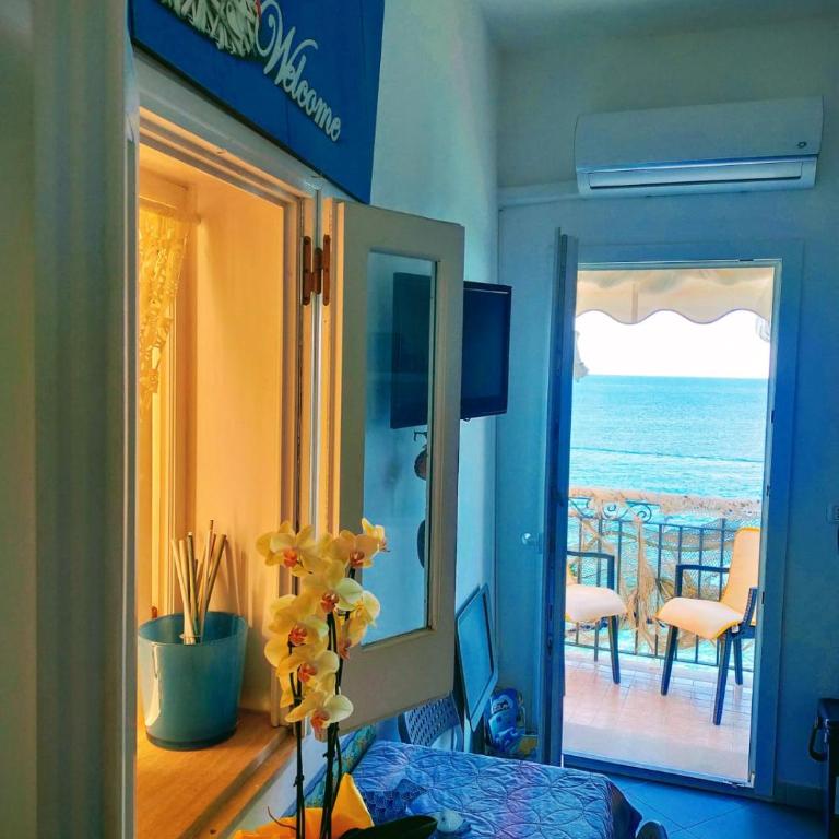 Casa Adriana Fronte Mare - Appartamento con Vista Mare - 9