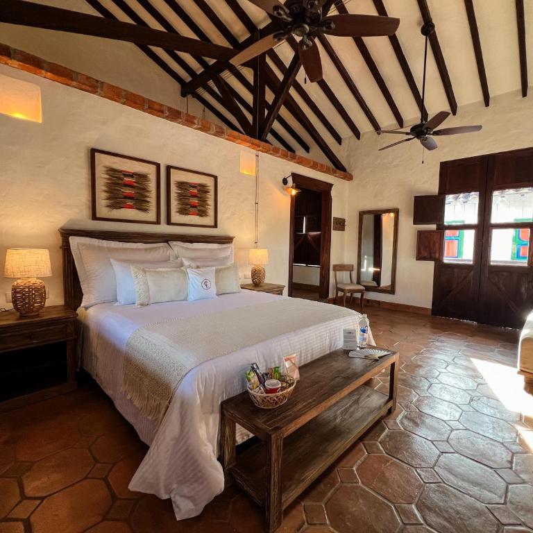 Casa Linaje Hotel Boutique - Cauca Viejo - Mayores de 10 años - - Habitación Familiar - 1