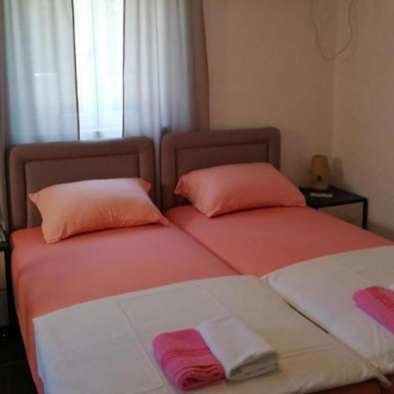Sara apartments - Double Room with Private Bathroom - 5