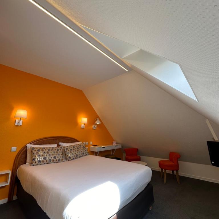 Hôtel de Caen - Standard Double Room 4th Floor - 9