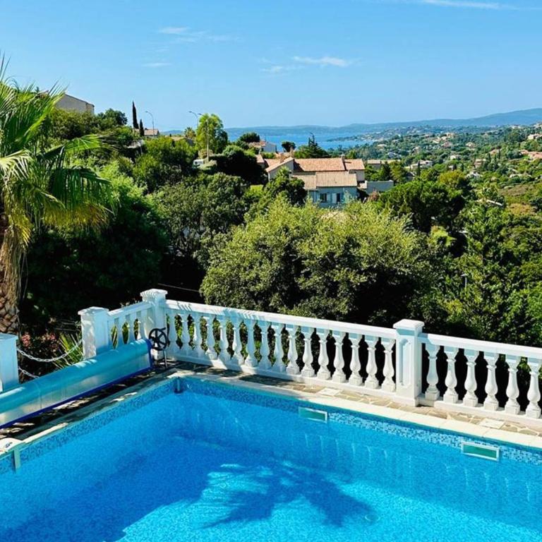 Villa moderne 6 CH pour 12 avec piscine privée, clim et parking aux Issambres - FR-1-768-24 - Villa - 1