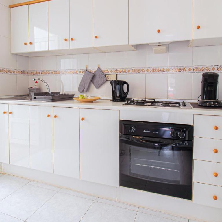 2 Bedroom Gorgeous Apartment In Torrevieja - Two-Bedroom Apartment - 3