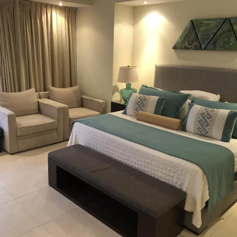 Peninsula Condo on 10th Floor - Villa - 11