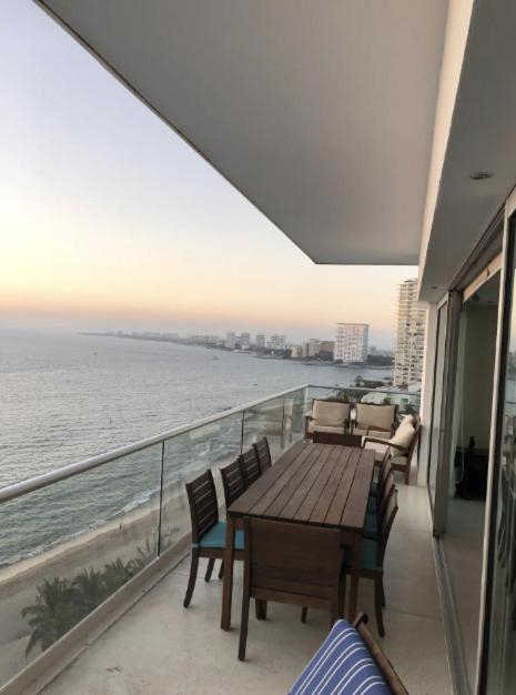 Peninsula Condo on 10th Floor - Villa - 33