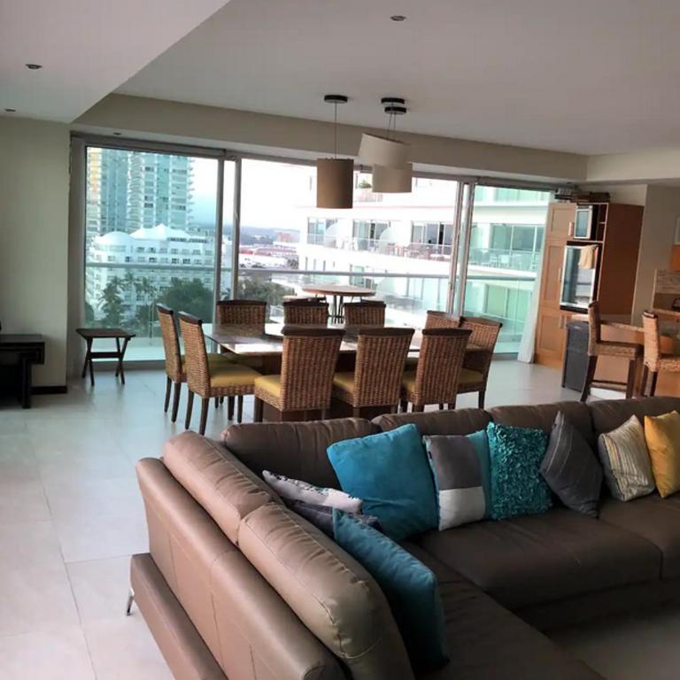 Peninsula Condo on 10th Floor - Villa - 48