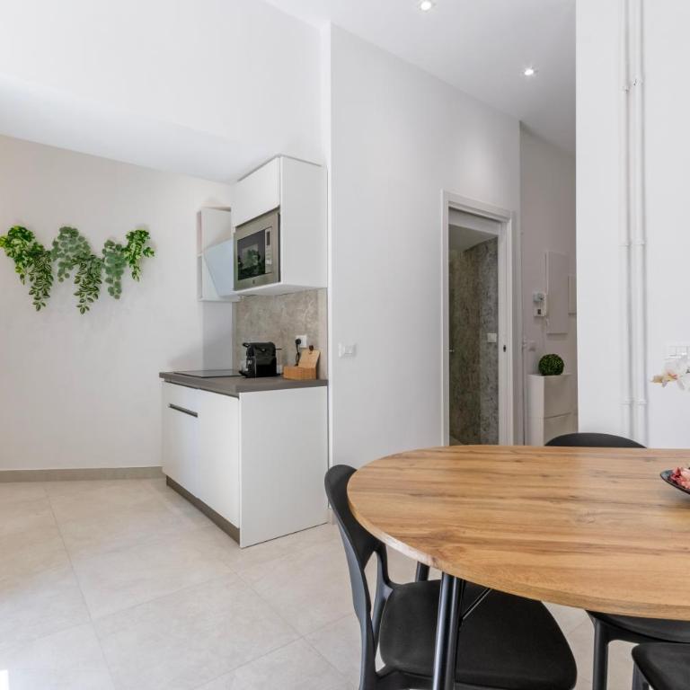 Roma apartment near to Colosseum Re-House - Casa Vacanze - 11