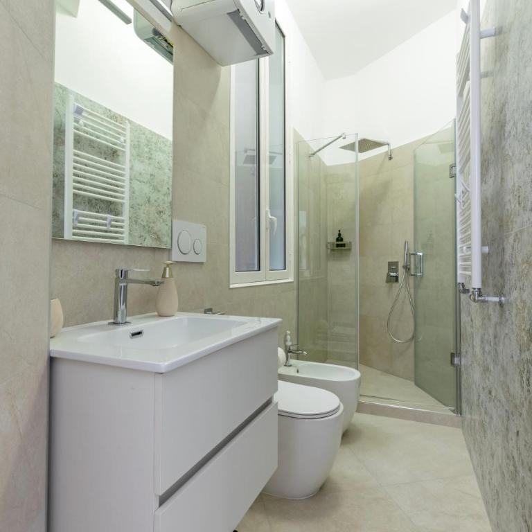 Roma apartment near to Colosseum Re-House - Casa Vacanze - 36
