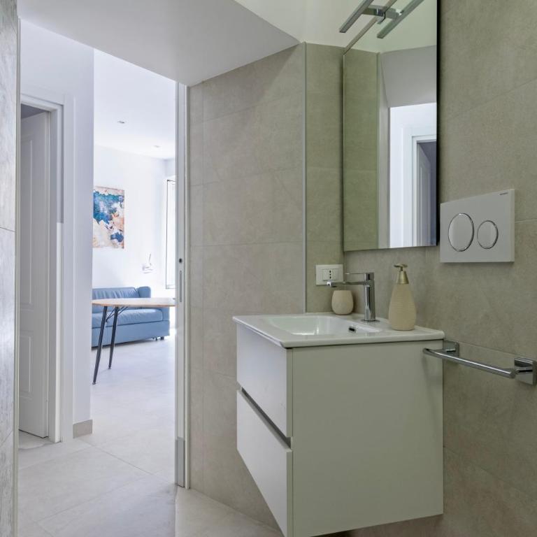 Roma apartment near to Colosseum Re-House - Casa Vacanze - 37
