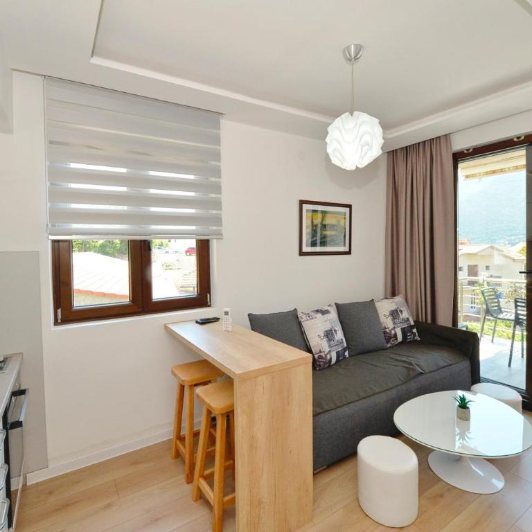 Pearl Shell Apartments - One-Bedroom Apartment with Balcony and Sea View - 23