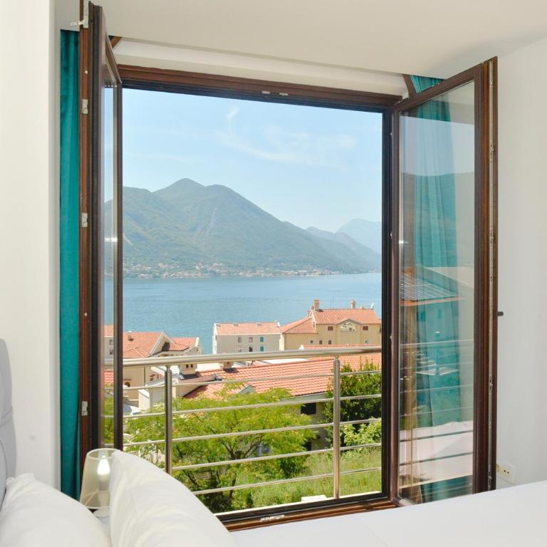 Pearl Shell Apartments - One-Bedroom Apartment with Balcony and Sea View - 18