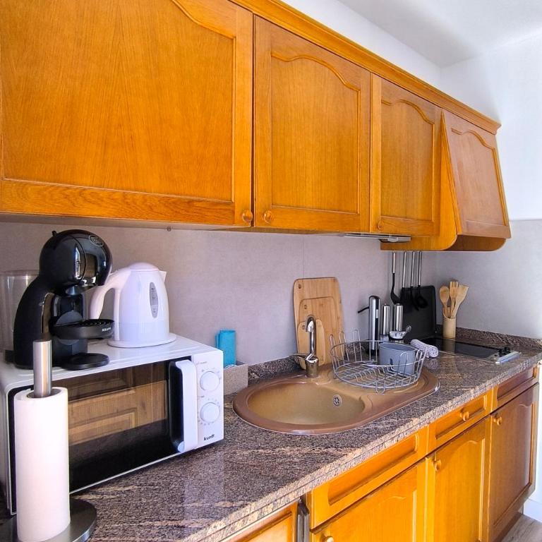 Los Cristianos - breathtaking view, AC, heated pool, fibre net - Apartamento Estudio con vistas al mar - 17