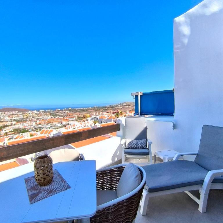 Los Cristianos - breathtaking view, AC, heated pool, fibre net - Apartamento Estudio con vistas al mar - 16