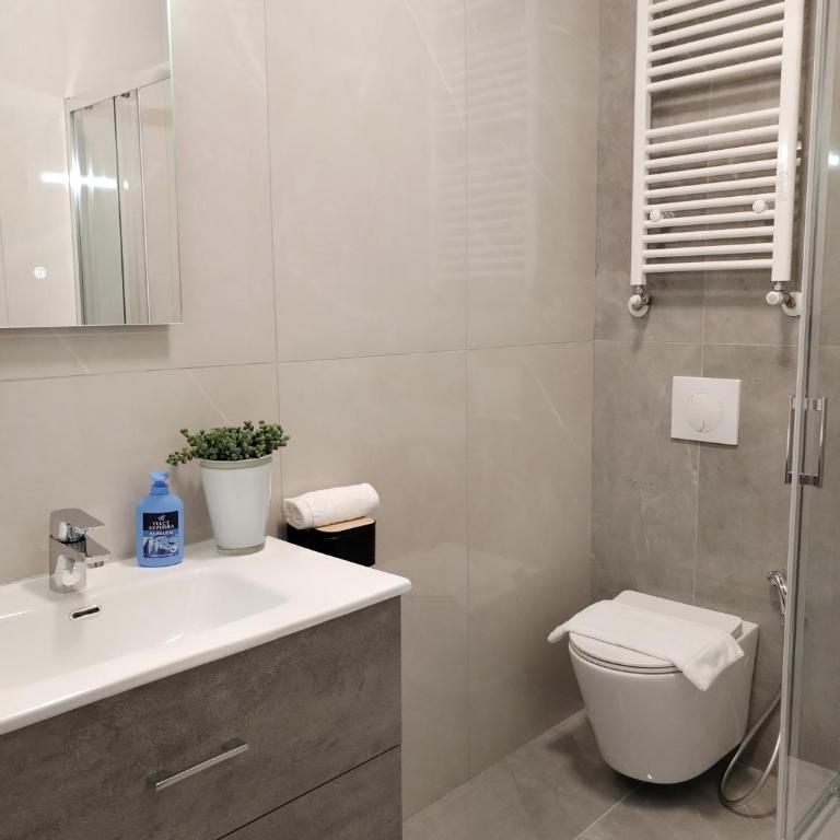 Arcobaleno Apartment 2 Bedrooms Venice-Mestre - Two-Bedroom Apartment - 19