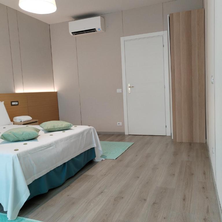 Arcobaleno Apartment 2 Bedrooms Venice-Mestre - Two-Bedroom Apartment - 33