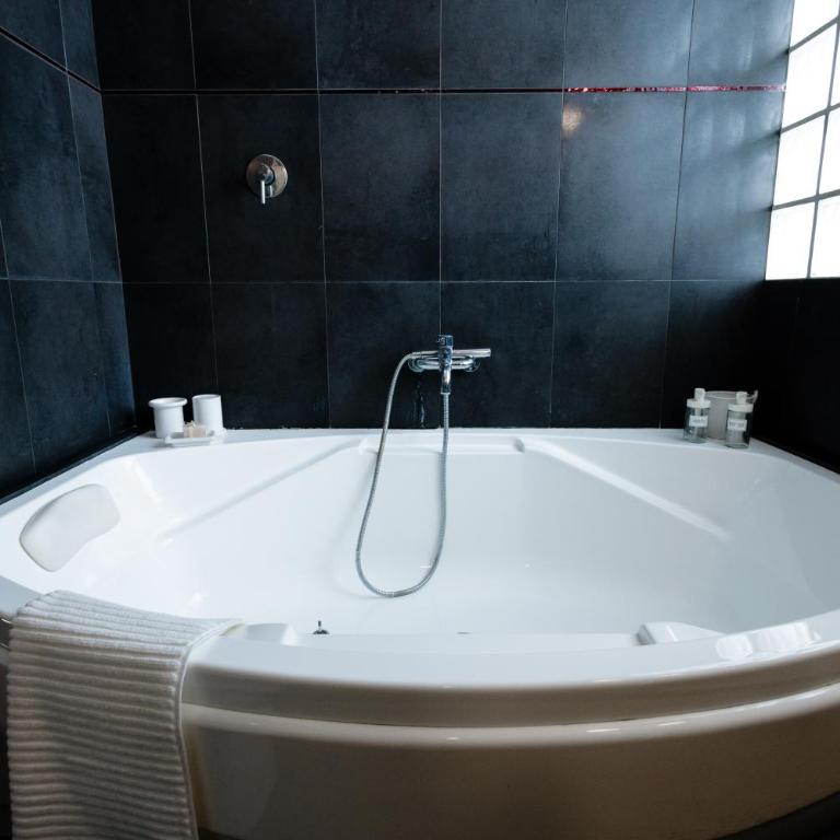 Villa Aureliana with pool near San Peter - Camera Tripla con Bagno Privato - 5