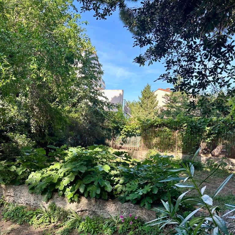 Appartement avec jardin privé à 2min de la plage - Two-Bedroom Apartment - 20