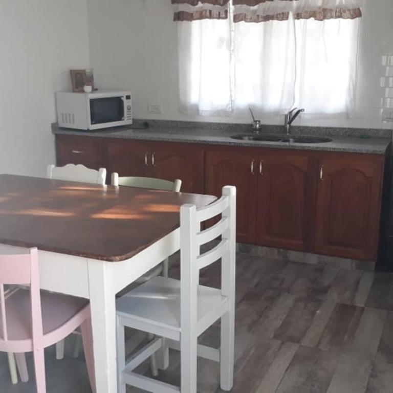 Alojamiento La Serena- Habitación Privada casa familiar solo para Mujeres - Habitación Doble con vistas al parque - 5