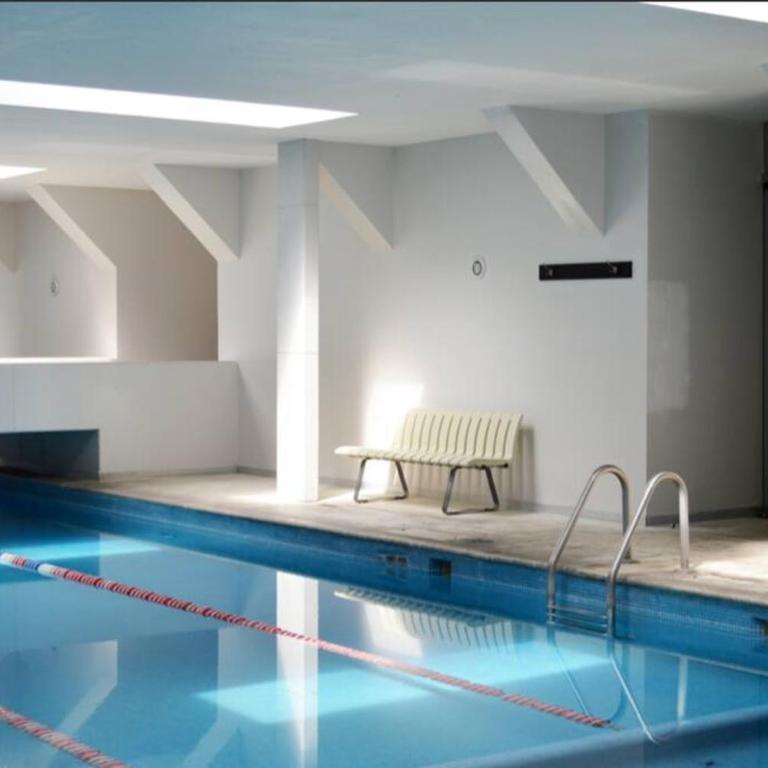 DOWNTOWN APT Pool & Gym - Apartamento de 2 dormitorios - 17