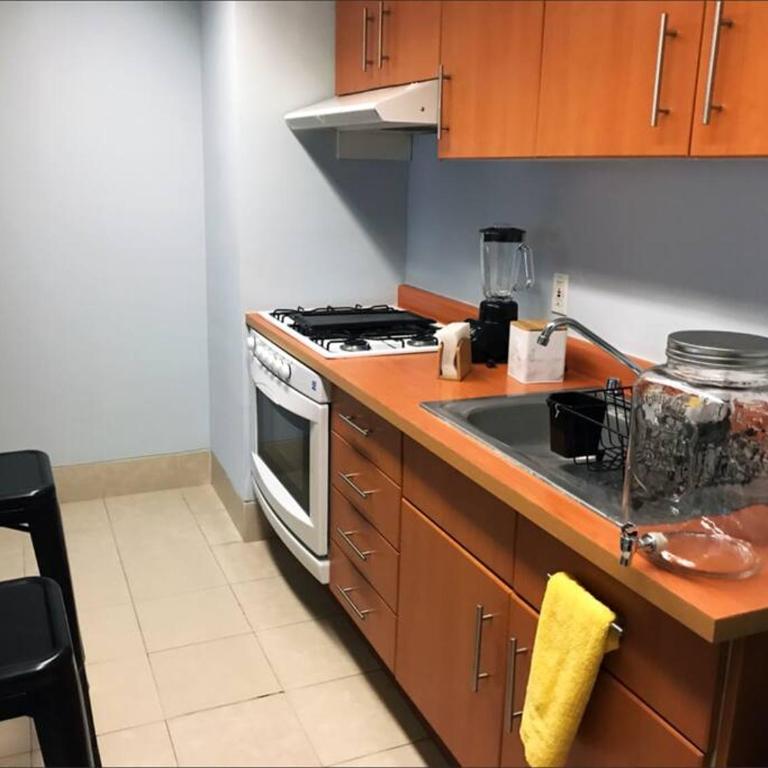 DOWNTOWN APT Pool & Gym - Apartamento de 2 dormitorios - 26