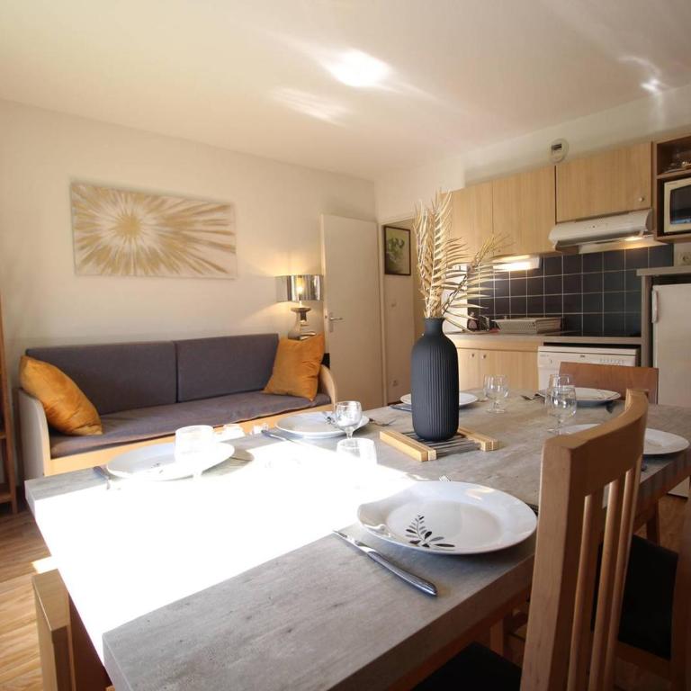 Appartement T3 à Luchon: Balcon, Parking, Proche Thermes & Centre, Bien Équipé - FR-1-313-232 - Apartamento - 5