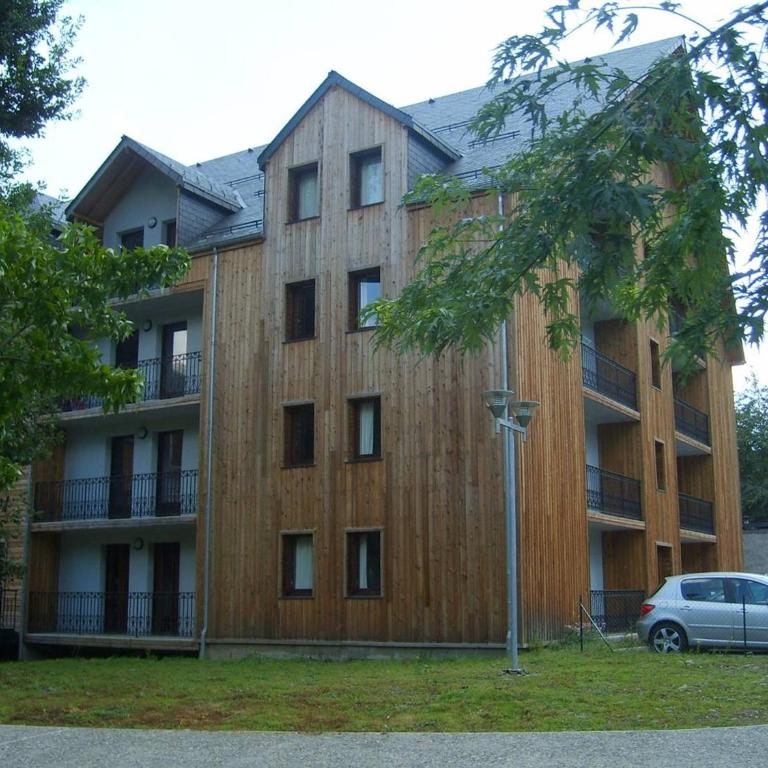 Appartement T3 à Luchon: Balcon, Parking, Proche Thermes & Centre, Bien Équipé - FR-1-313-232 - Apartamento - 13