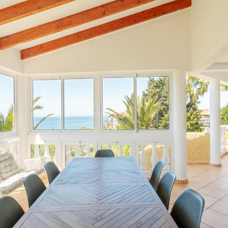 Villa Eliane with amazing sea views and large private swimming pool! - Five-Bedroom House - 11