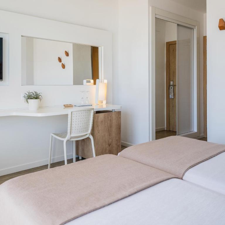 The Sea Hotel by Grupotel - Adults Only - Twin Room with Lateral Sea View - 2