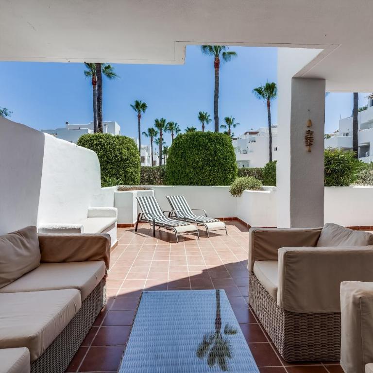 Family-Friendly Garden Apartment - Lunymar Golf Estepona, Pool & Near Beach - Apartment - 12