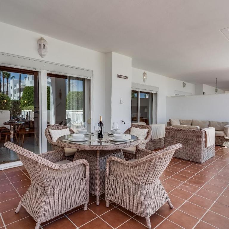 Family-Friendly Garden Apartment - Lunymar Golf Estepona, Pool & Near Beach - Apartment - 10