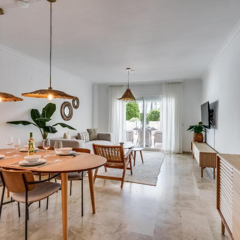 Family-Friendly Garden Apartment - Lunymar Golf Estepona, Pool & Near Beach - Apartment - 2