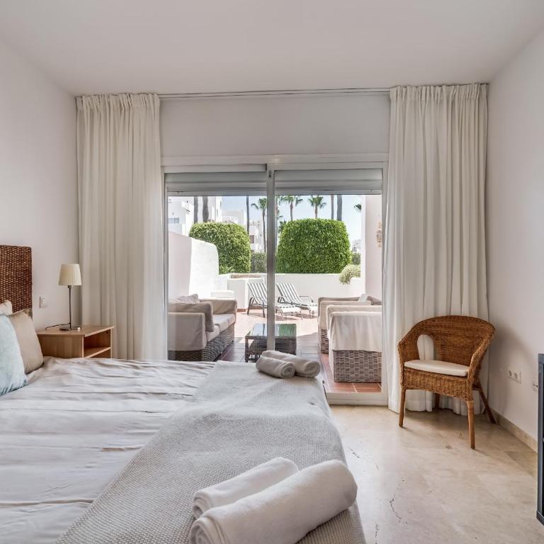 Family-Friendly Garden Apartment - Lunymar Golf Estepona, Pool & Near Beach - Apartment - 6