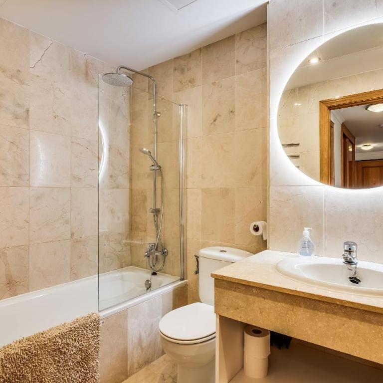 Family-Friendly Garden Apartment - Lunymar Golf Estepona, Pool & Near Beach - Apartment - 21