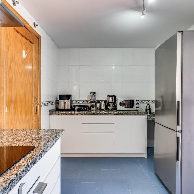 Family-Friendly Garden Apartment - Lunymar Golf Estepona, Pool & Near Beach - Apartment - 26