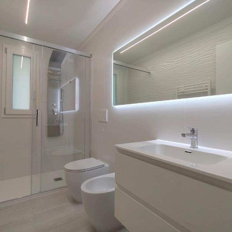 CRYSTAL Apartments DELUXE - Appartamento con 2 Camere da Letto e Terrazza - 9