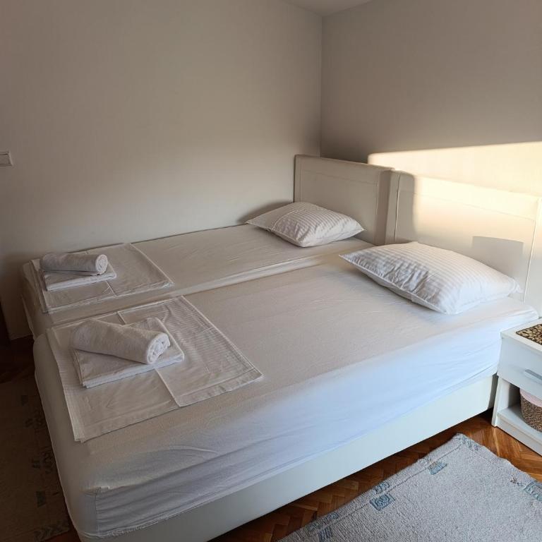 Dream View Apartments - Two-Bedroom Apartment - 37