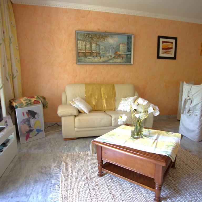 Location appartement trois pièces avec piscine - Apartamento de 2 dormitorios - 3