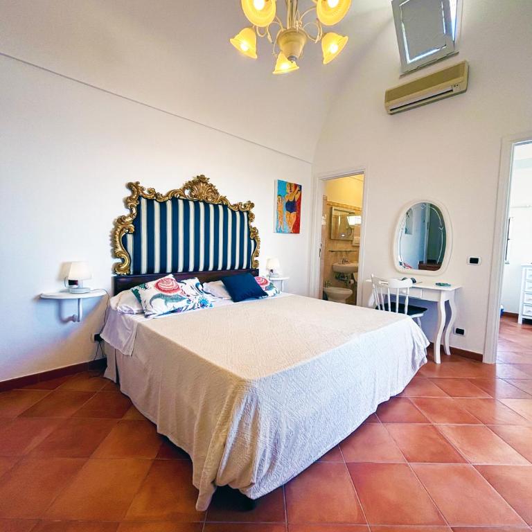 La Casa di Anita - Three-Bedroom House - 28