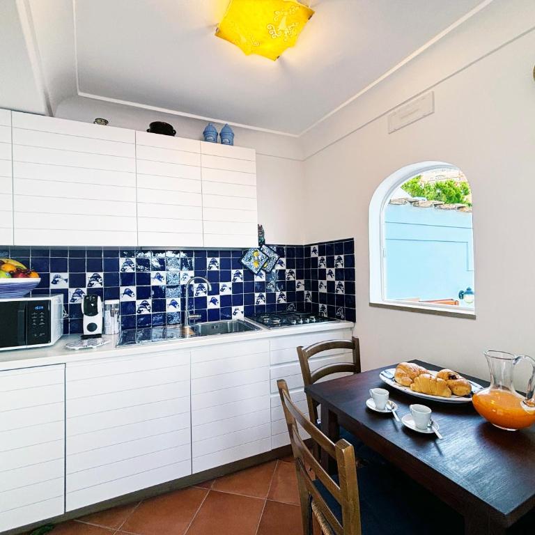 La Casa di Anita - Three-Bedroom House - 17