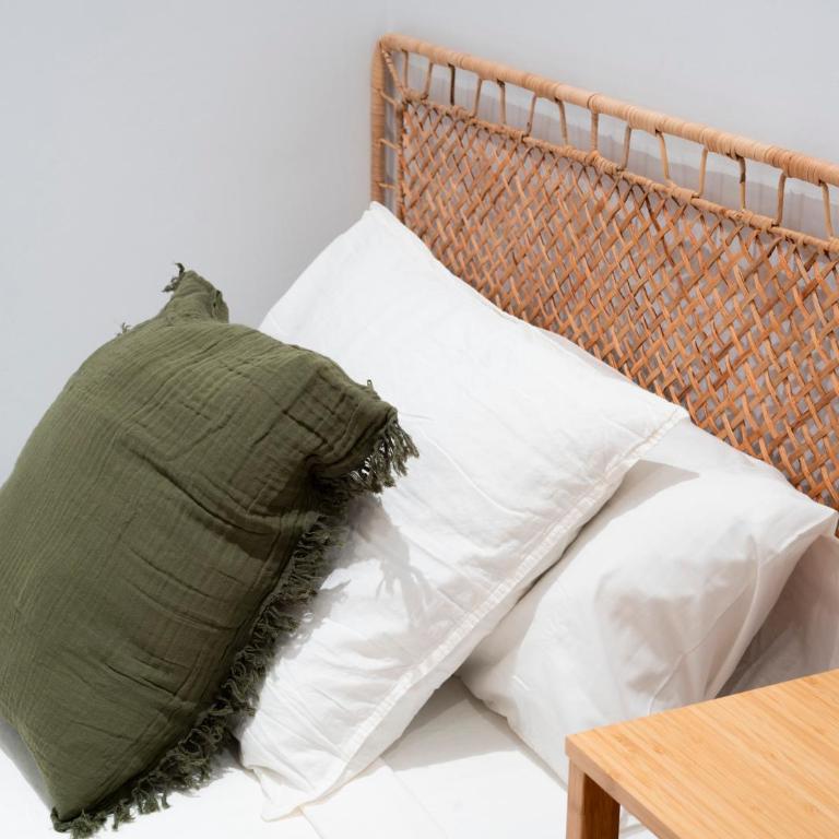 Ronda Suites junto estación tren y hospitales - Three-Bedroom Apartment - 4